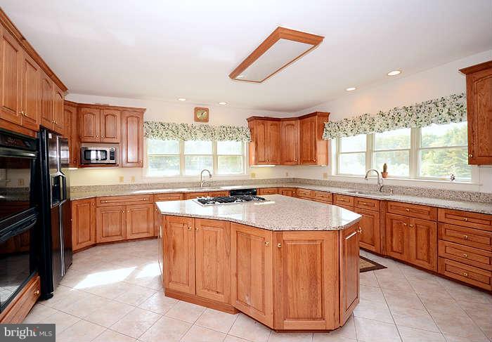 5709 Williams Road Hydes, MD 21082 - Photo 3 of 29 Kitchen