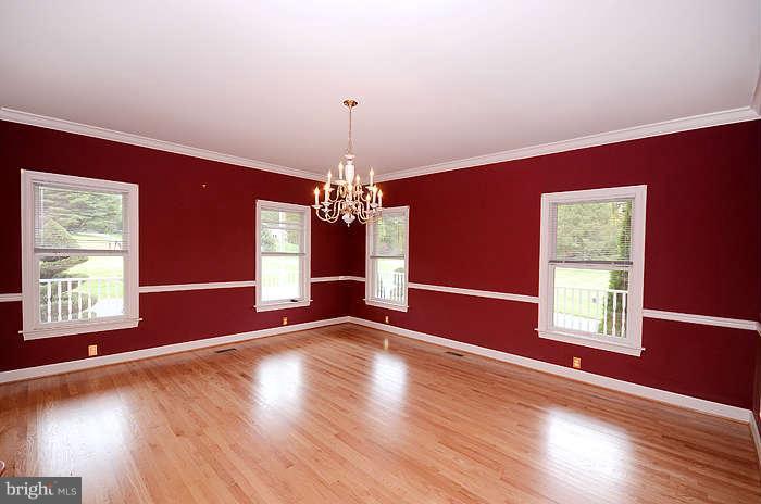 5709 Williams Road Hydes, MD 21082 - Photo 8 of 29 Dining Room