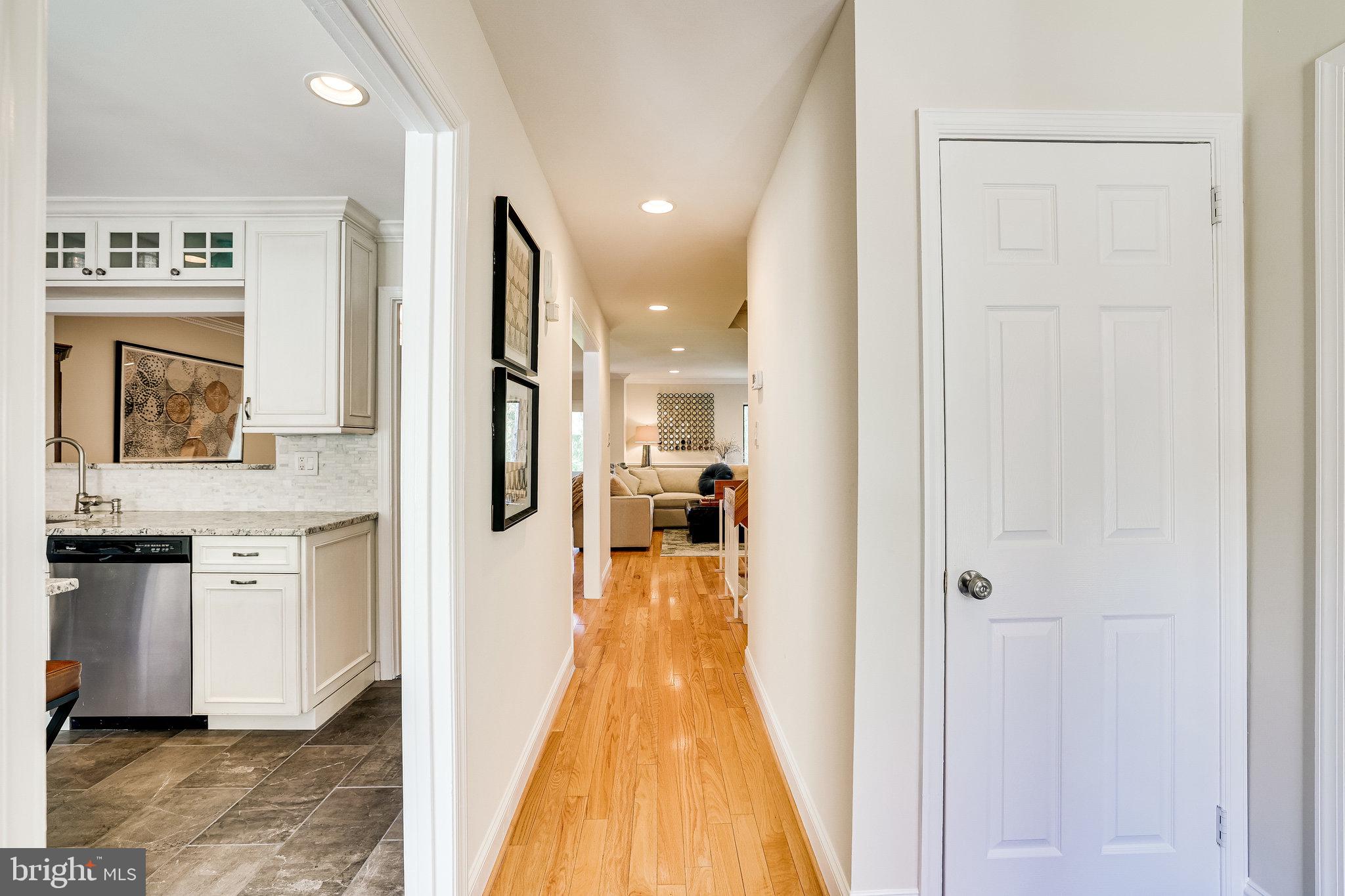 11716 Newbridge Court Reston, VA 20191 - Photo 11 of 79 View of 1st floor Hardwoods and Tile in Kitchen
