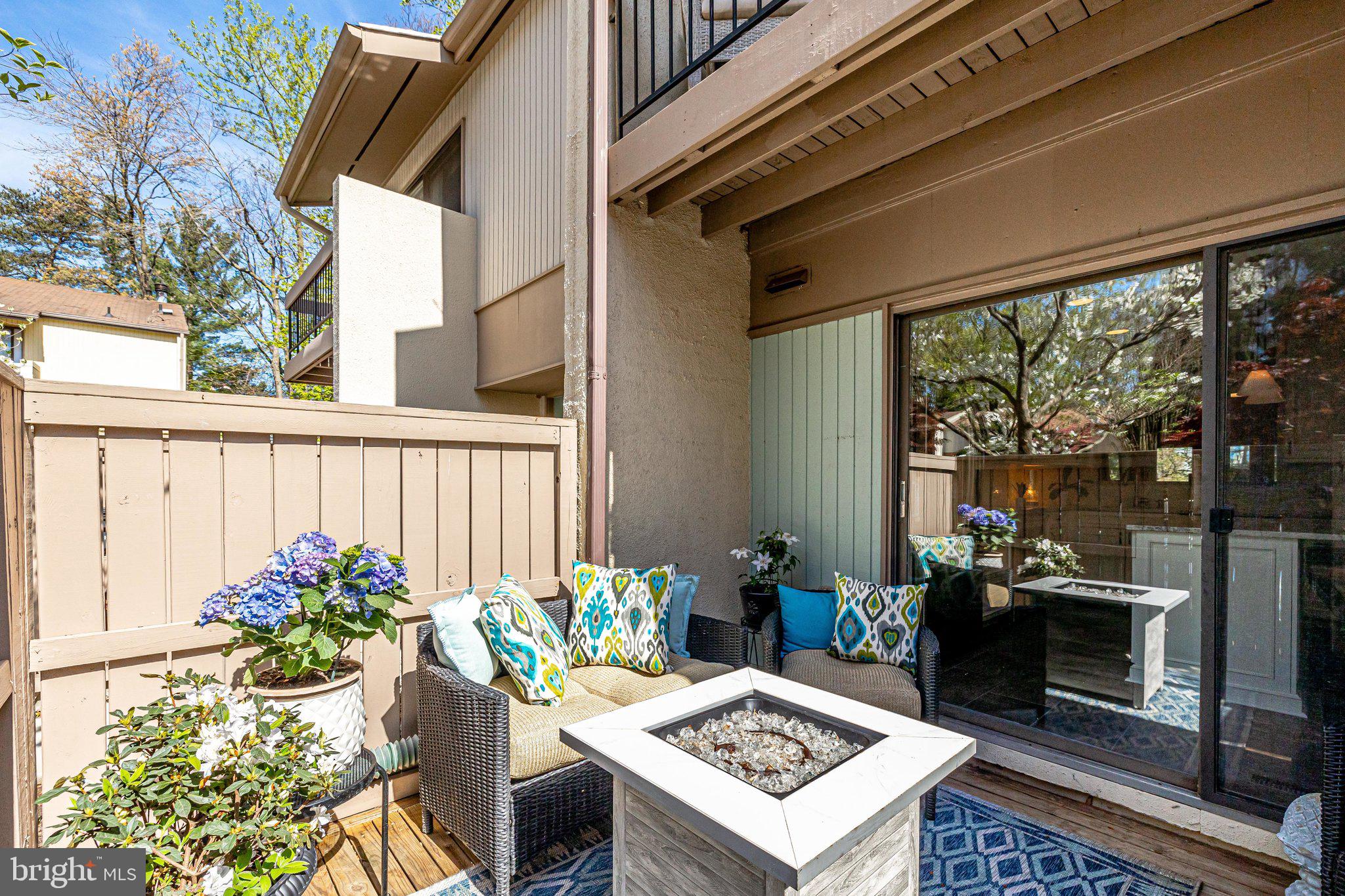 11716 Newbridge Court Reston, VA 20191 - Photo 14 of 79 Perfect private place for dining and relaxing!
