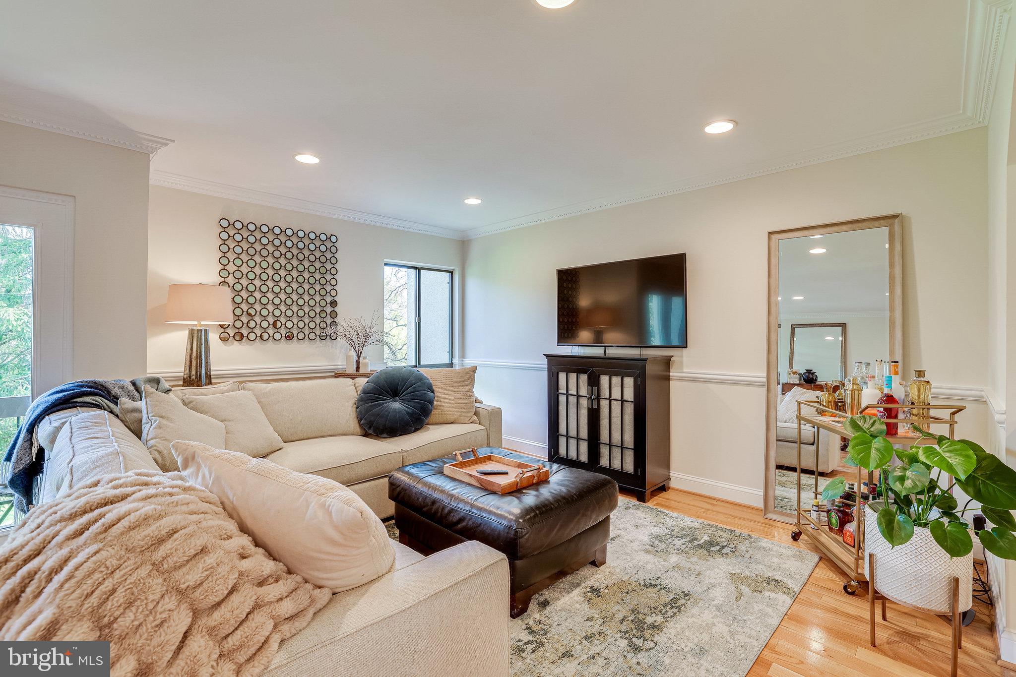 11716 Newbridge Court Reston, VA 20191 - Photo 26 of 79 yet cozy too!