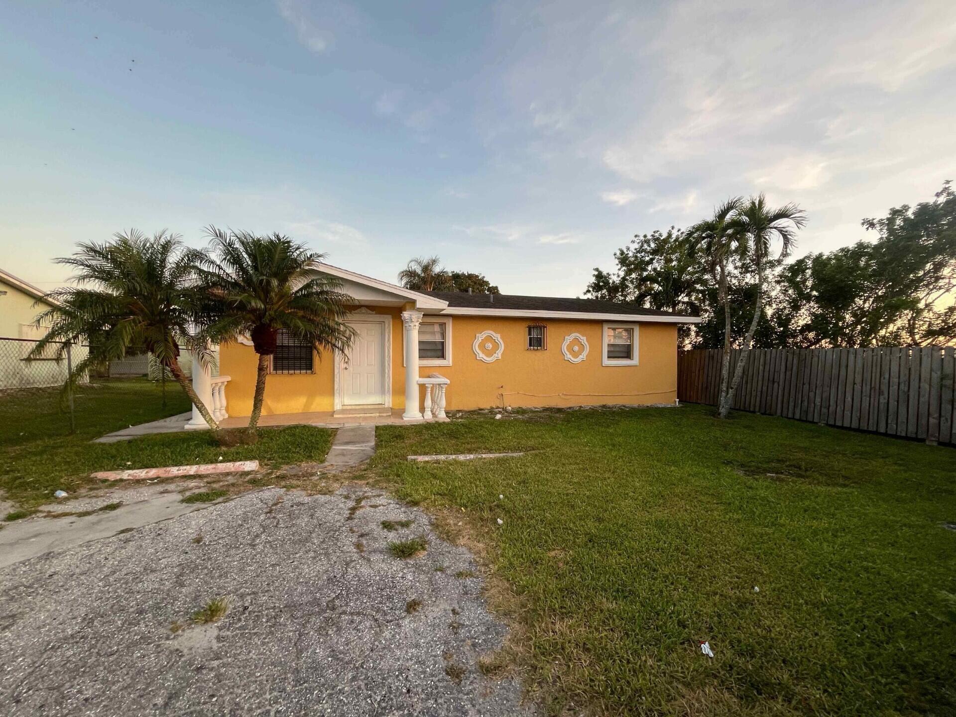 442 North Cocoanut Road Pahokee, FL 33476 - Photo 1 of 28 Resized_123_1