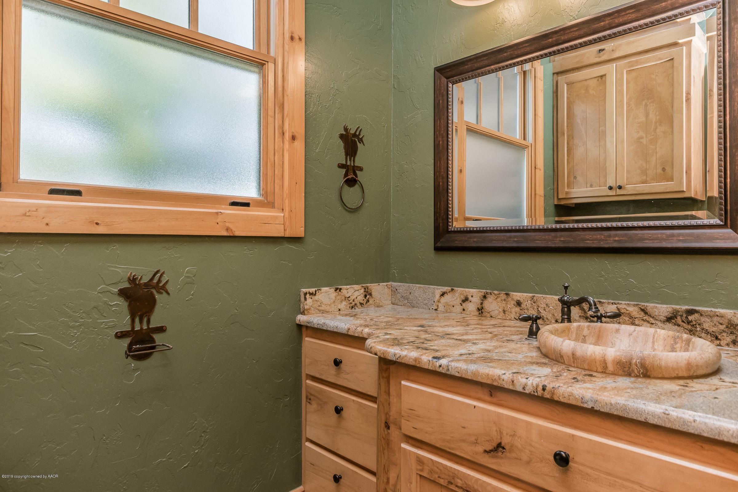 7800 Bayswater Road Amarillo, TX 79119 - Photo 18 of 34 Powder Room