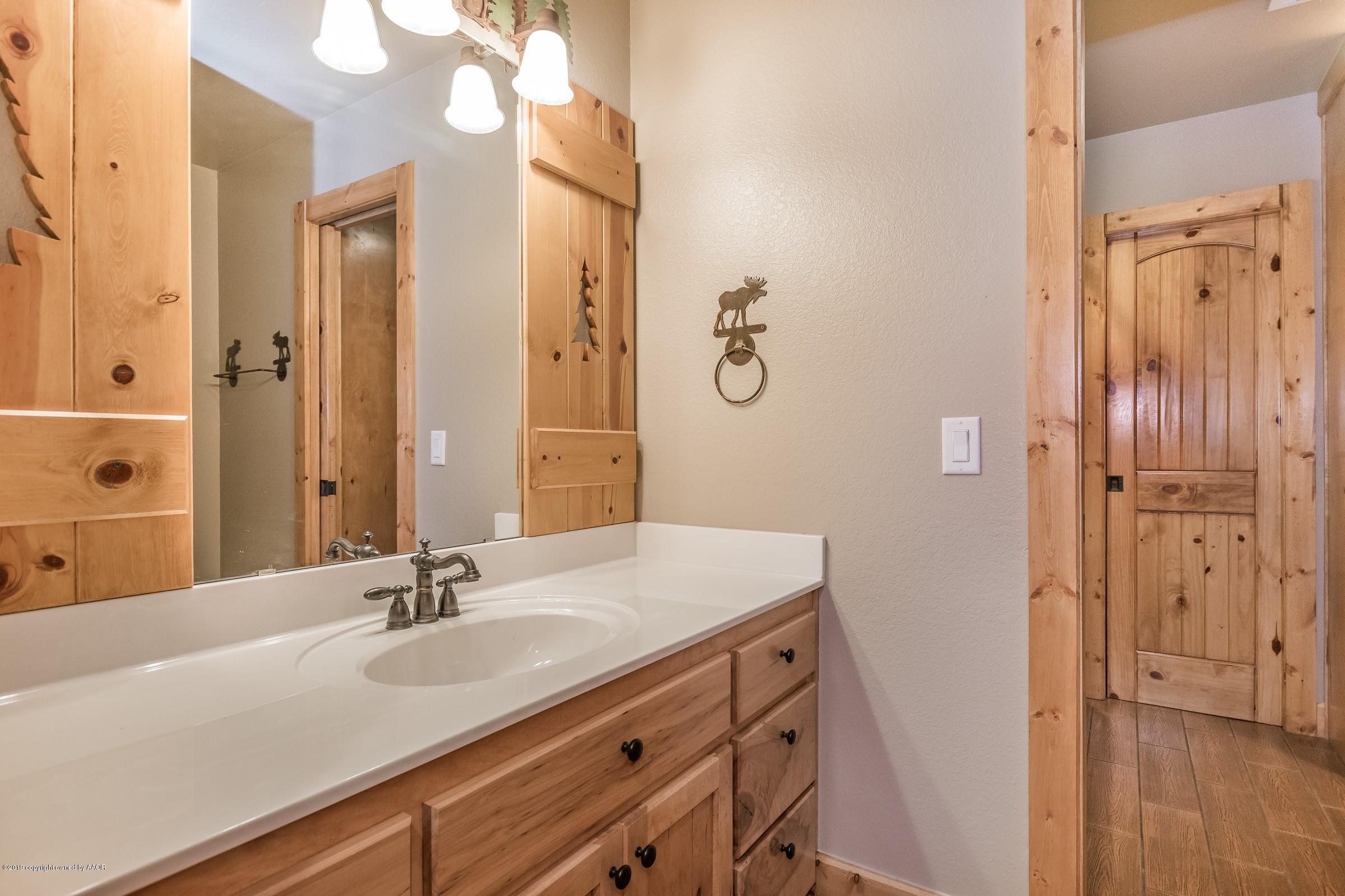 7800 Bayswater Road Amarillo, TX 79119 - Photo 25 of 34 Jack/Jill Bath