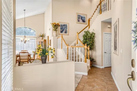 a view of an entryway with a livingroom