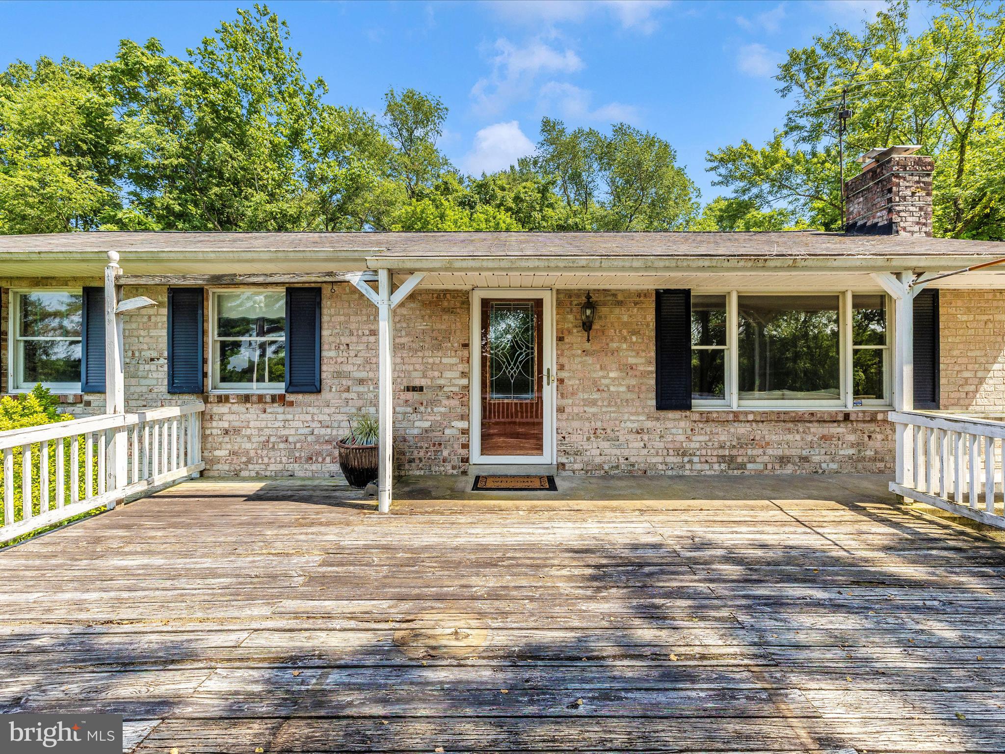 23933 Stringtown Road Clarksburg, MD 20871 - Photo 4 of 52 Front Deck