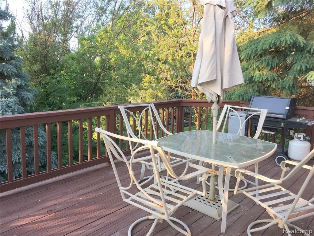 89 Arlington Drive Rochester Hills, MI 48307 - Photo 17 of 18