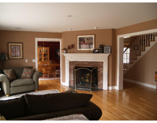 647 First Parish Road Scituate, MA 02066 - Photo 5 of 10 Gallery Image 5