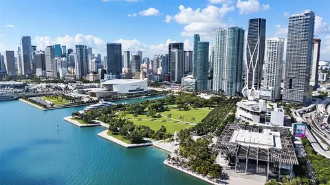 $400,000 | 601 Northeast 1st Avenue, Unit 3210, Miami, FL 33132