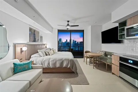 $400,000 | 601 Northeast 1st Avenue, Unit 3210, Miami, FL 33132