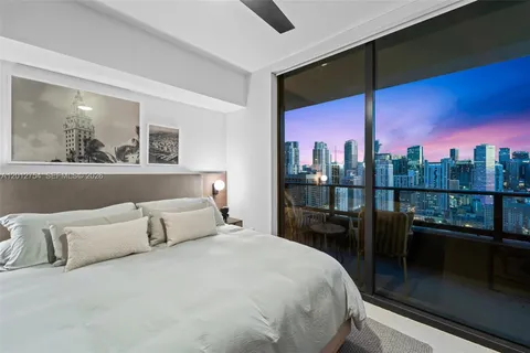 $400,000 | 601 Northeast 1st Avenue, Unit 3210, Miami, FL 33132