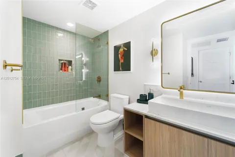 $400,000 | 601 Northeast 1st Avenue, Unit 3210, Miami, FL 33132