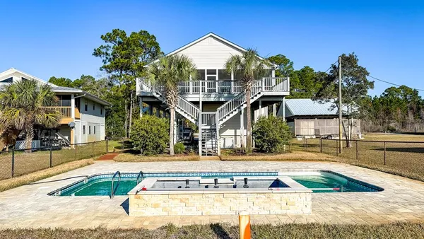 $1,200,000 | 387 River Road, Carrabelle, FL 32322