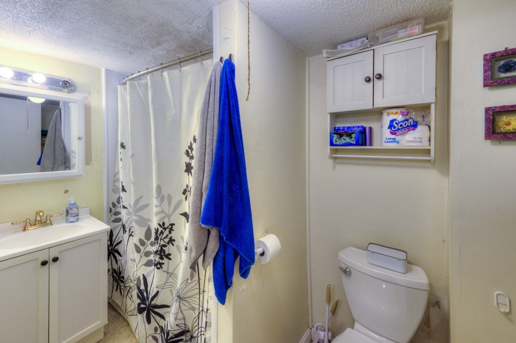 2 Depot Road Oxford, MA 01540 - Photo 6 of 36 Gallery Image 6