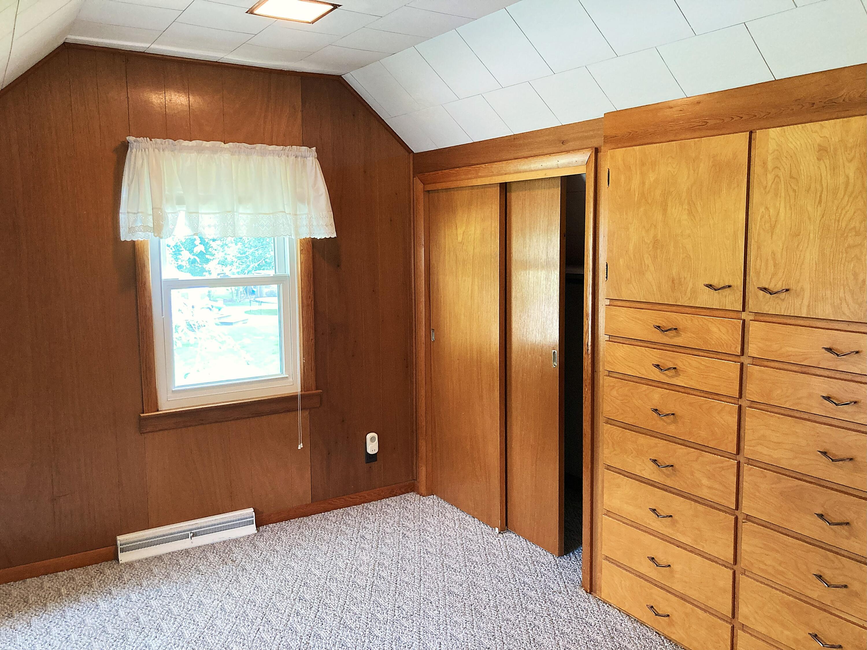 503 West Gilson Street Edmore, MI 48829 - Photo 28 of 52 Bedroom #3