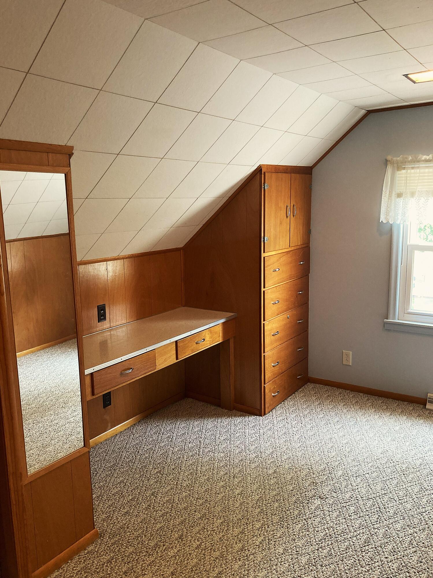 503 West Gilson Street Edmore, MI 48829 - Photo 32 of 52 Bedroom #4