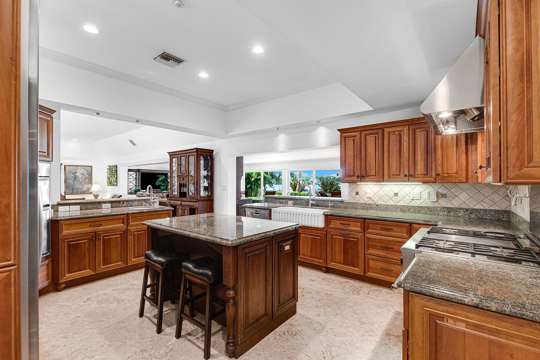 75 River Drive Tequesta, FL 33469 - Photo 19 of 42 kitchen