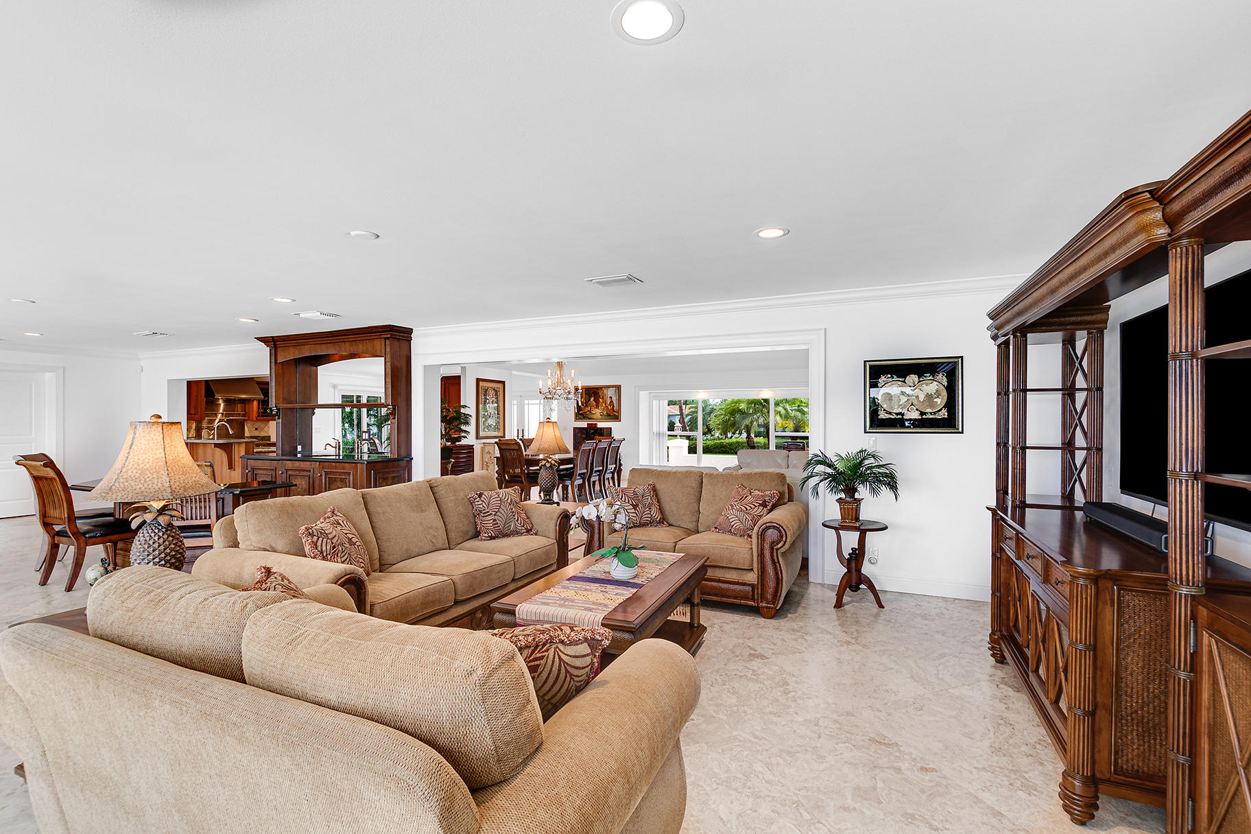 75 River Drive Tequesta, FL 33469 - Photo 25 of 42 family room