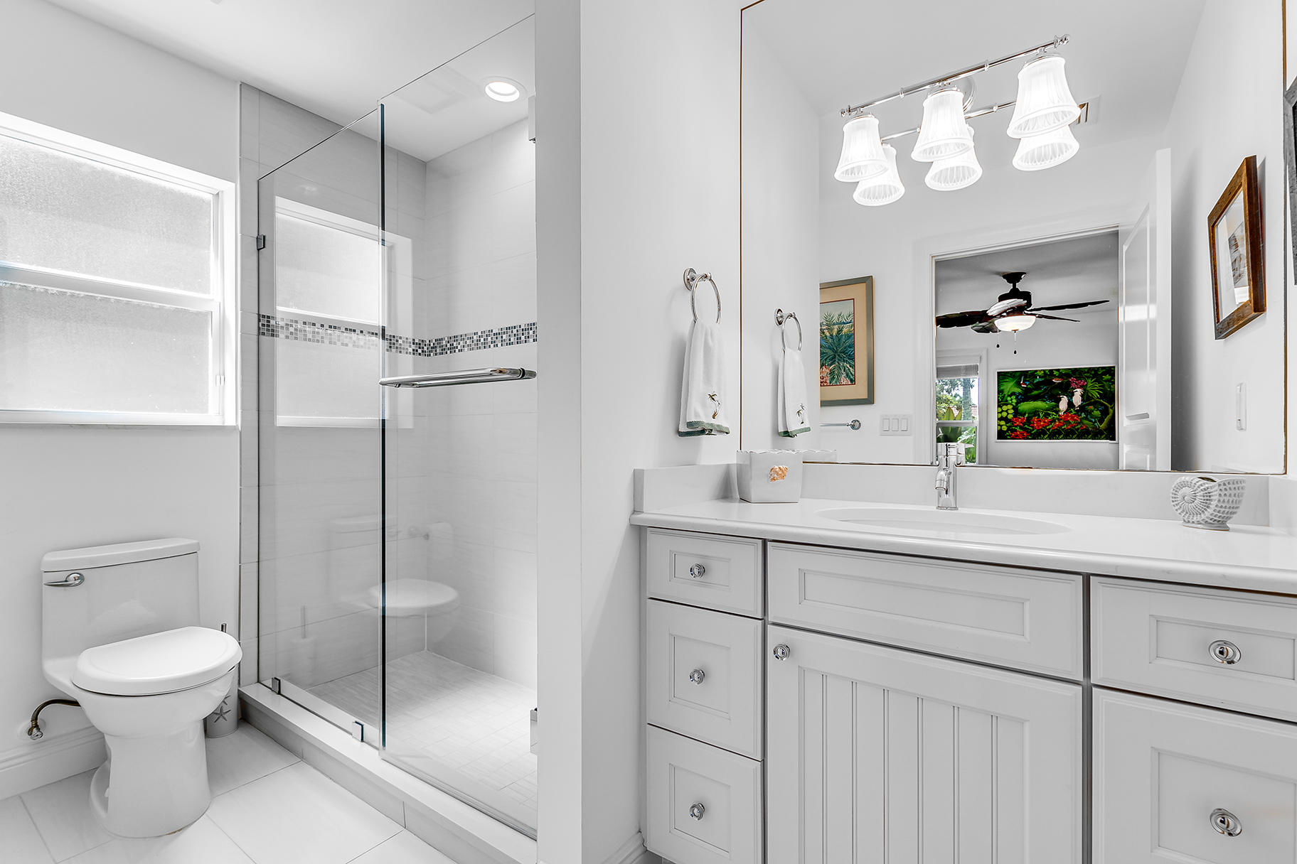 75 River Drive Tequesta, FL 33469 - Photo 37 of 42 guest room en suite