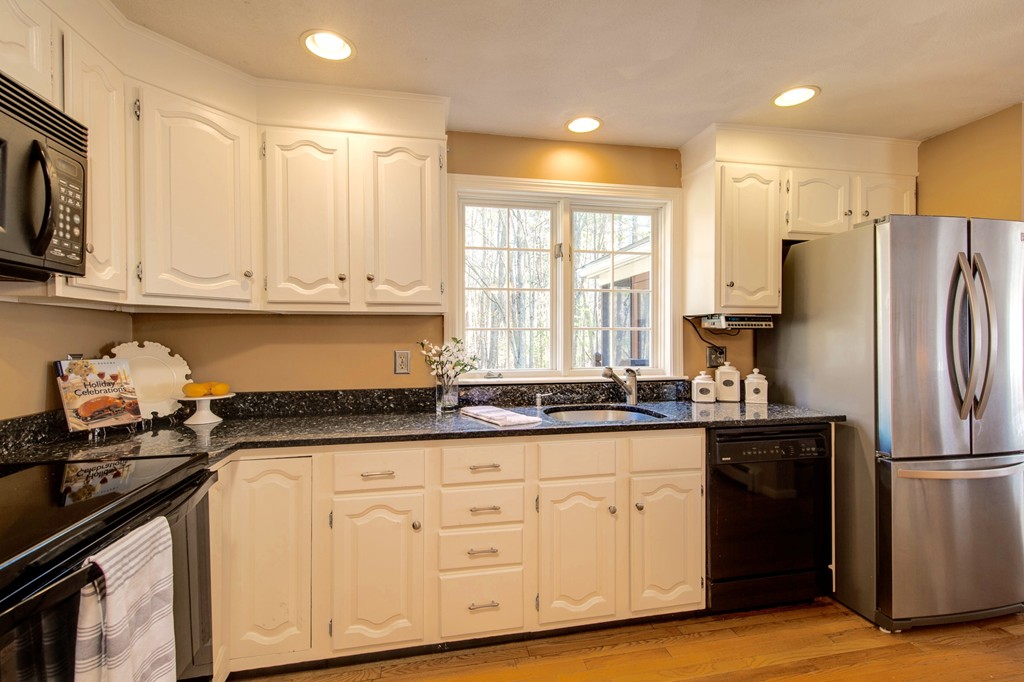 20 Foley Drive North Reading, MA 01864 - Photo 10 of 30 Gallery Image 10