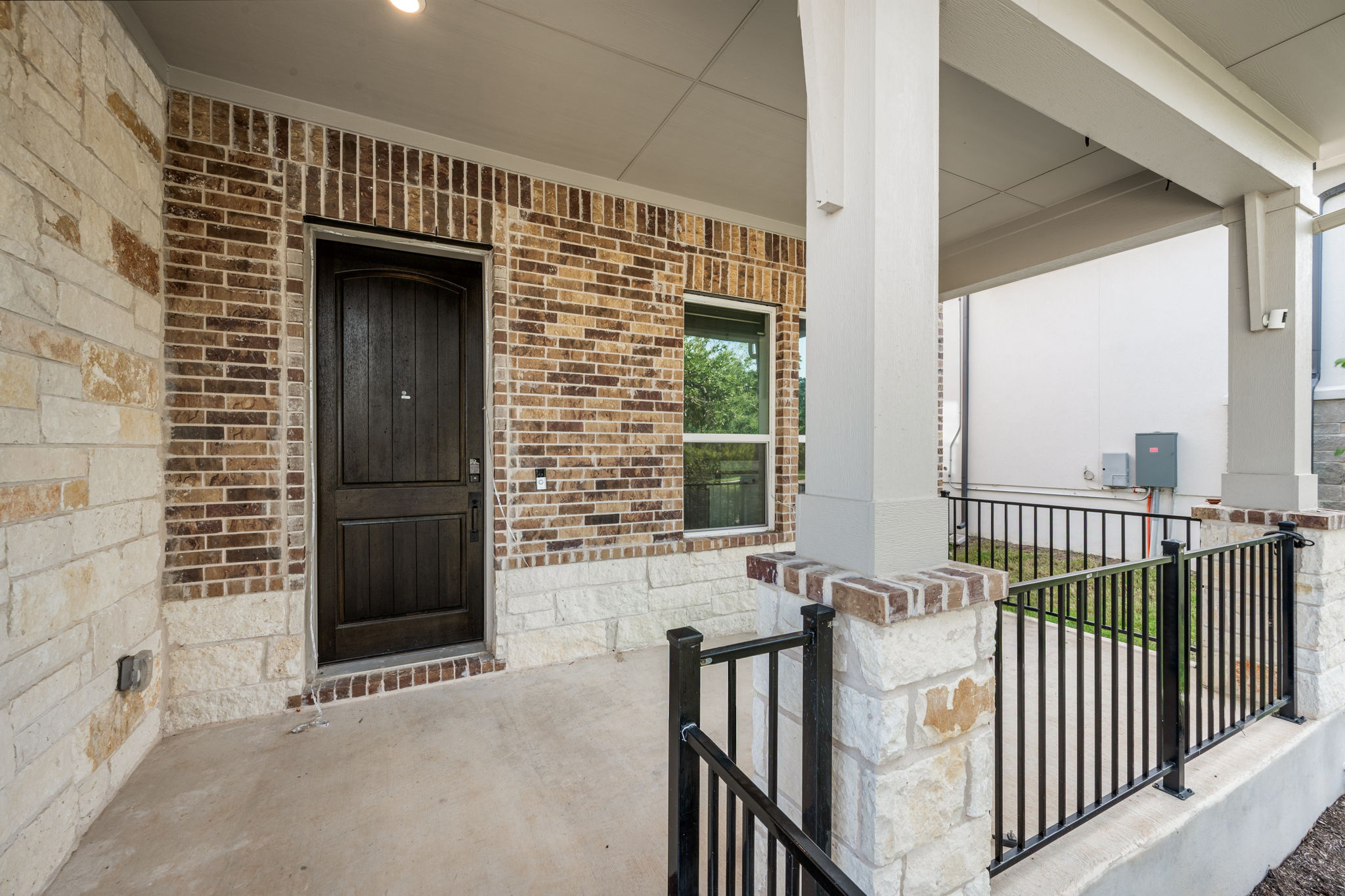 112 Springhouse Road Georgetown, TX 78628 - Photo 3 of 36