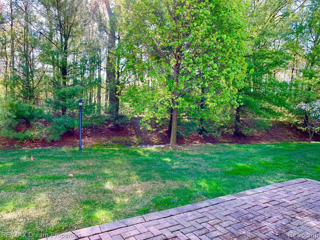49015 Hawksburry Road Canton, MI 48188 - Photo 39 of 39
