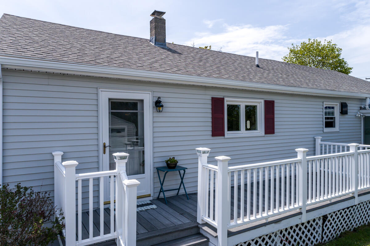 800 North Road Yarmouth, ME 04096 - Photo 59 of 60 28-Kitchen deck
