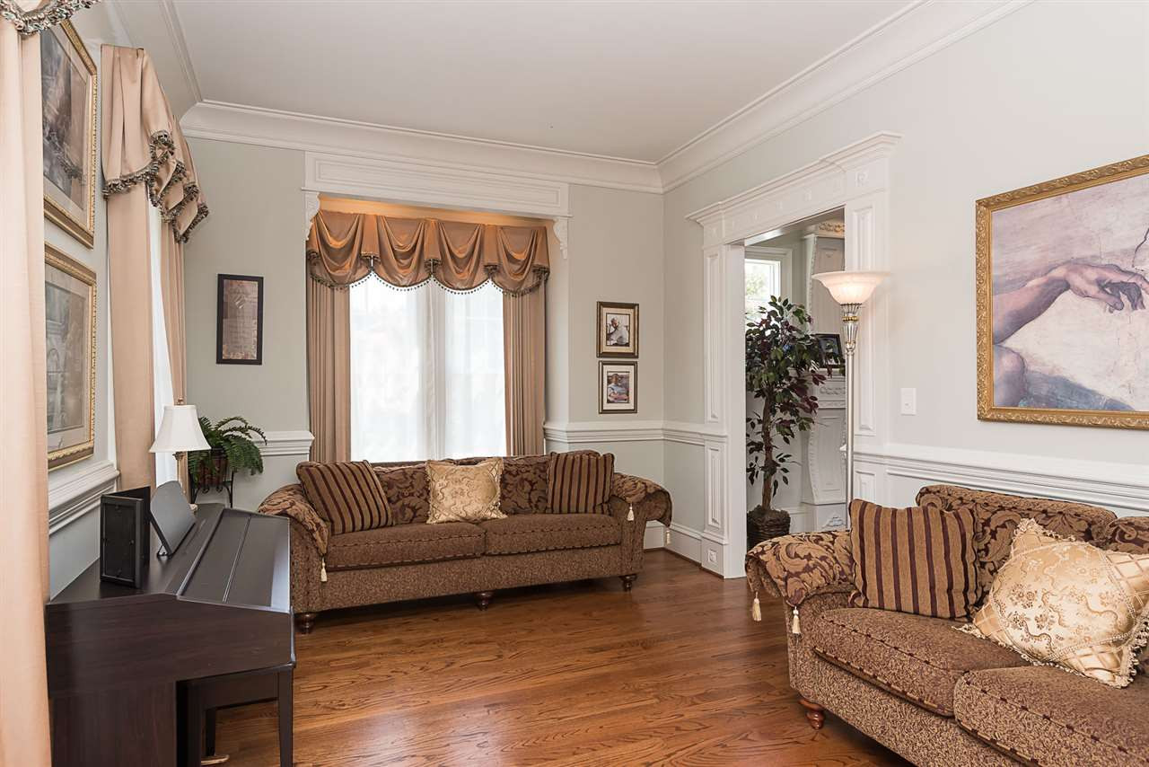 12701 Topiary Court Raleigh, NC 27614 - Photo 4 of 25 Living Room