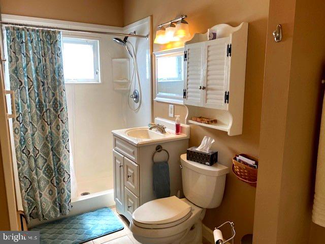 506 Lockheed Avenue Reading, PA 19601 - Photo 12 of 22 1st fl Full Bath