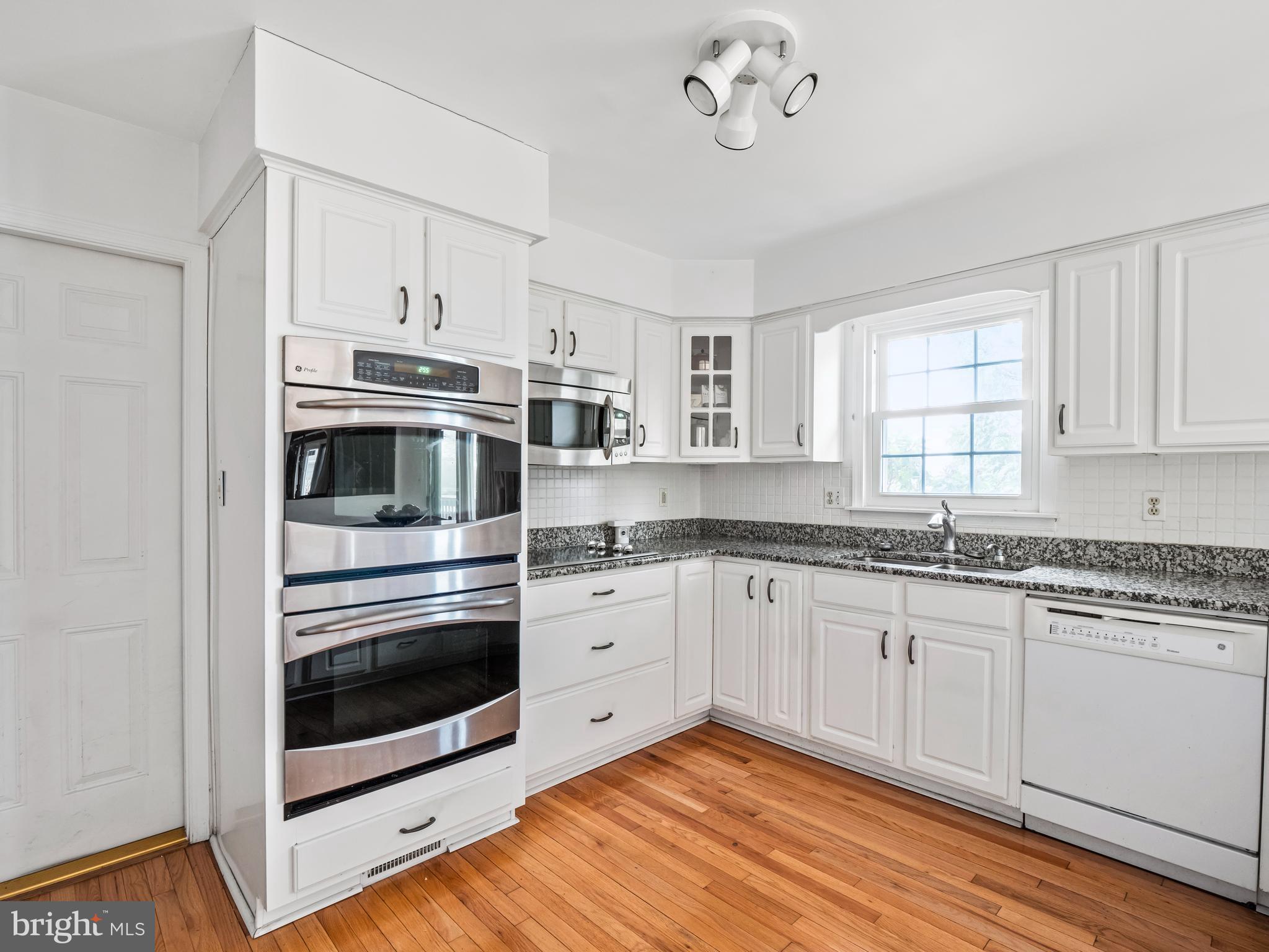 12194 Etchison Road Ellicott City, MD 21042 - Photo 8 of 35 Gallery Image 8