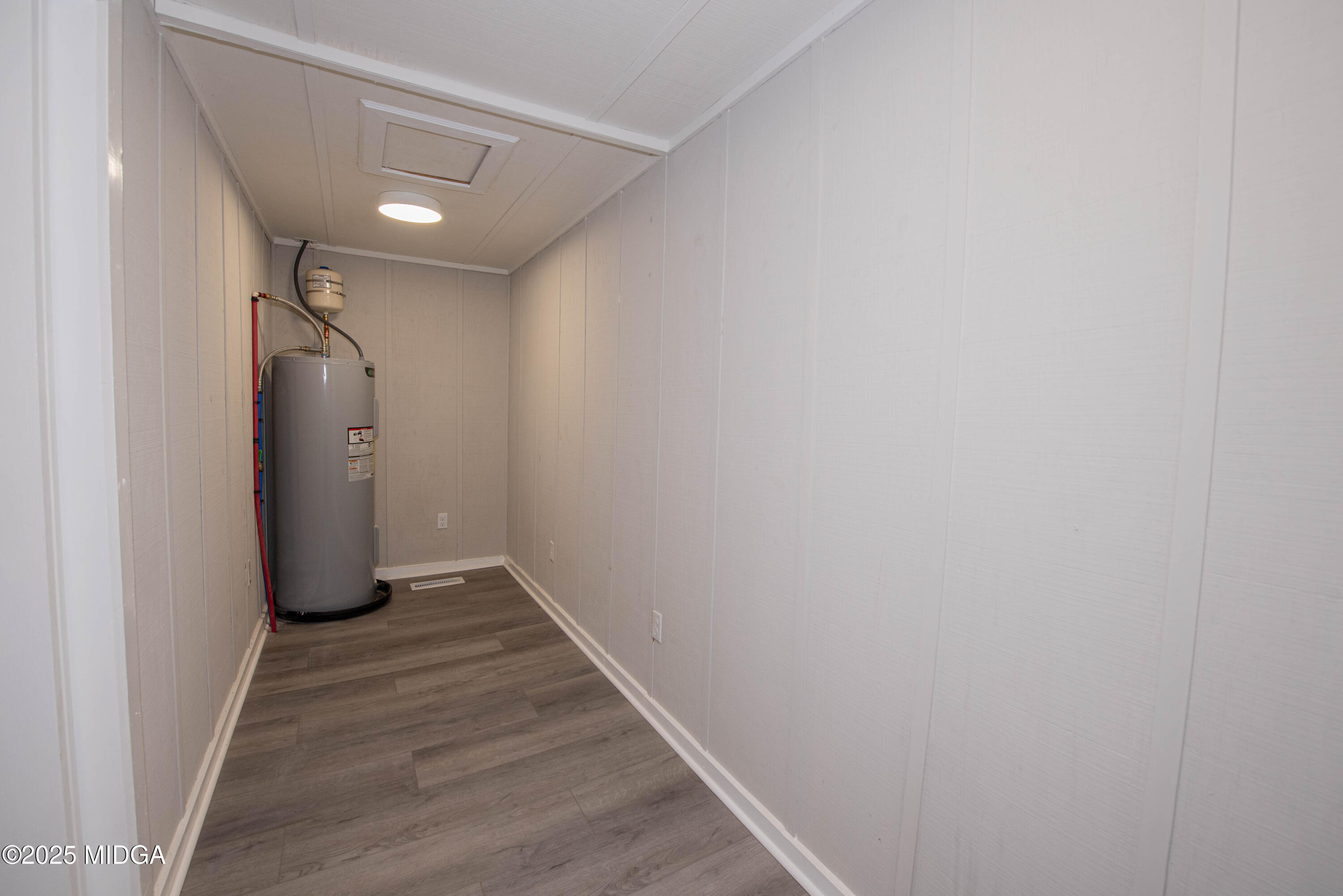 9 Friar Tuck Road Reynolds, GA 31076 - Photo 32 of 48 a view of an empty room