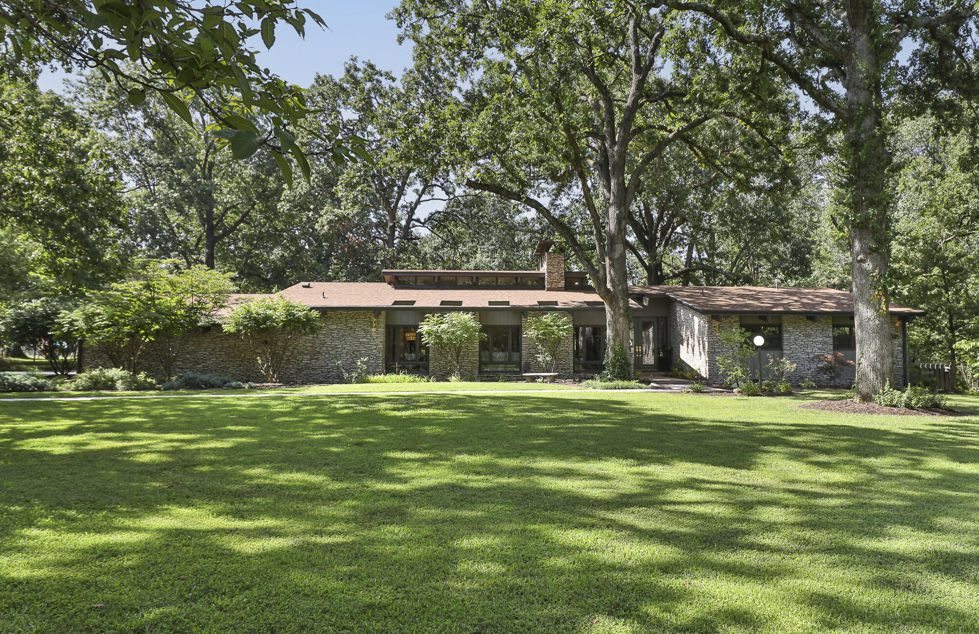 818 West Summit Street Bolivar, MO 65613 - Photo 1 of 1 7M4A6618-Edit_1