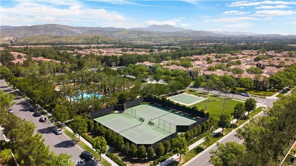 $899,999 | 89 Mayfair, Irvine, CA 92620