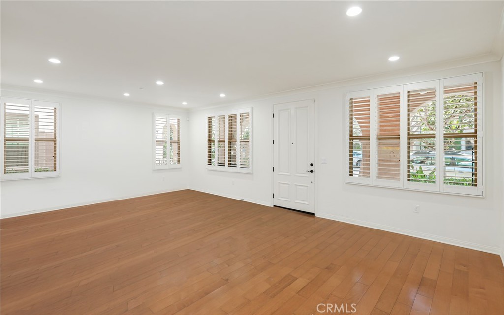 89 Mayfair Irvine, CA 92620 - Photo 2 of 34