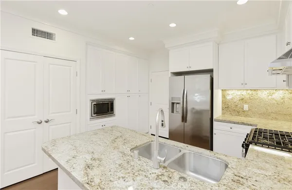 $899,999 | 89 Mayfair, Irvine, CA 92620