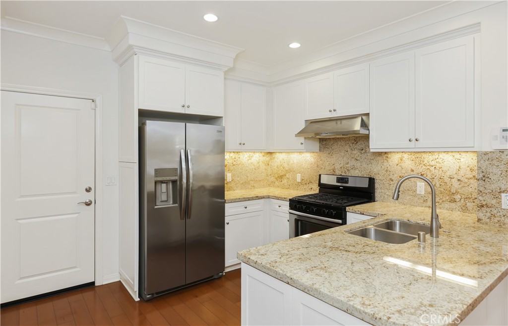 89 Mayfair Irvine, CA 92620 - Photo 7 of 34