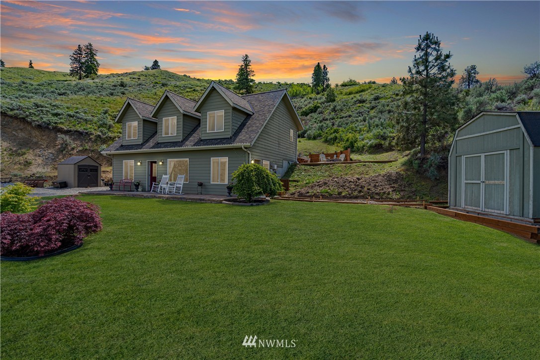 1209 Wenatchee Heights Road Wenatchee, WA 98801 - Photo 3 of 40 Gallery Image 3