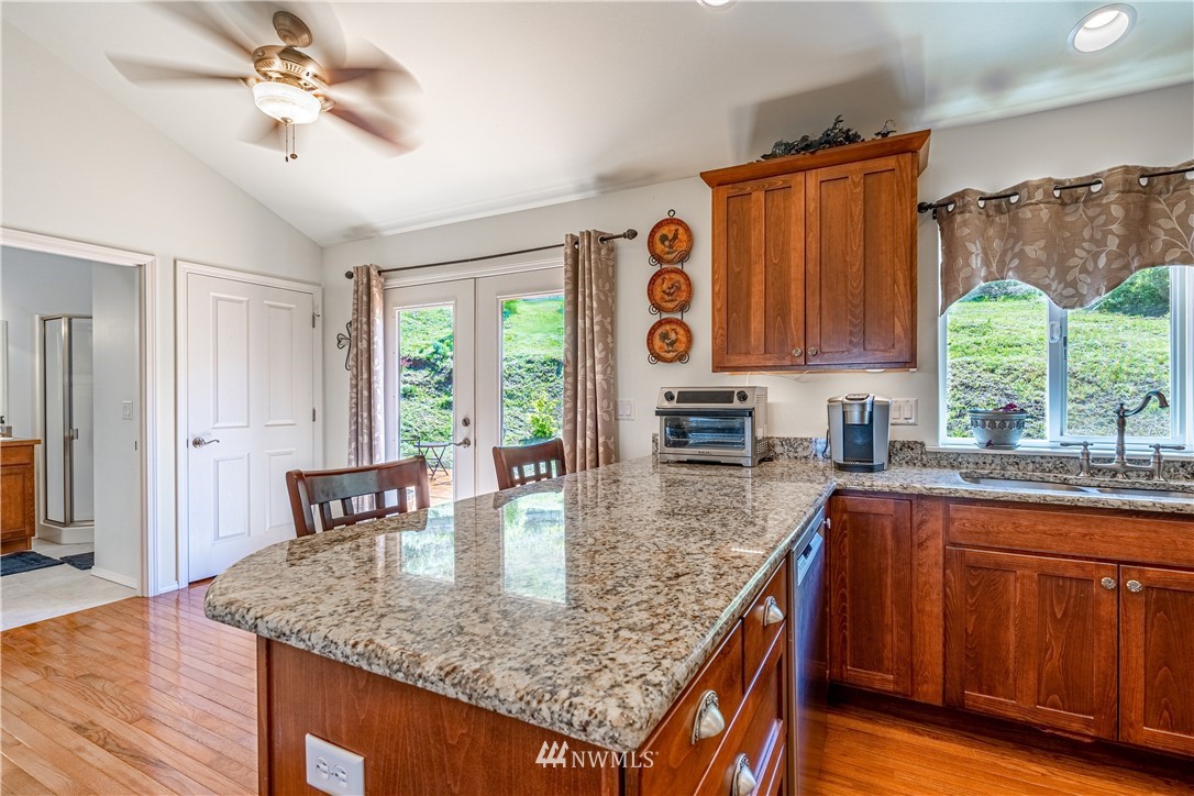 1209 Wenatchee Heights Road Wenatchee, WA 98801 - Photo 8 of 40 Gallery Image 8