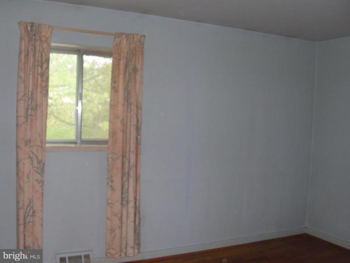 807 Suburbian Road Reisterstown, MD 21136 - Photo 7 of 11 Bedroom #2