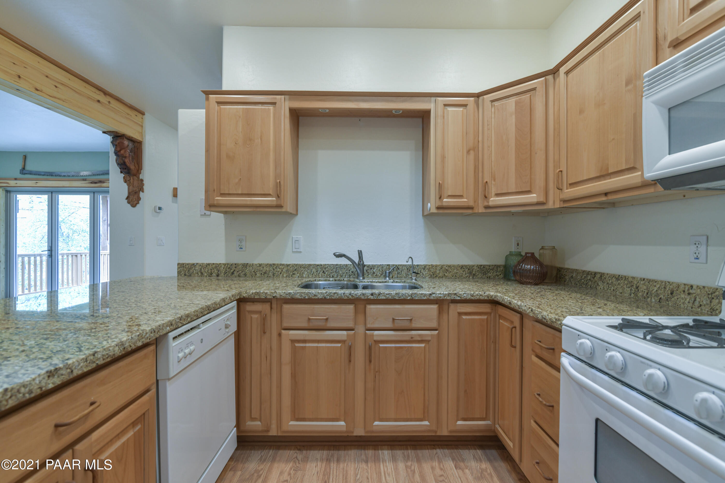 766 Cherokee Road Prescott, AZ 86303 - Photo 14 of 50 Main Level Kitchen