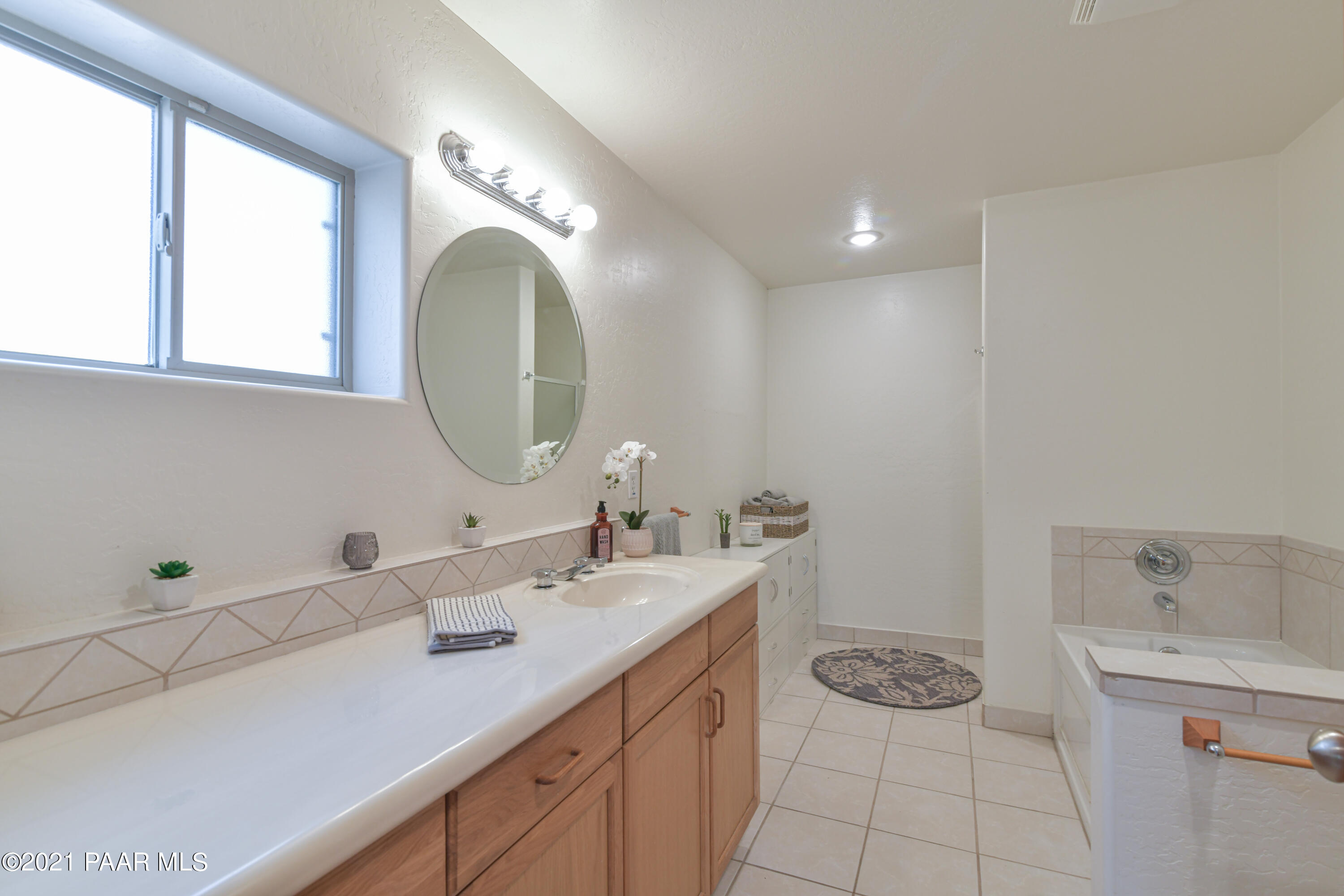 766 Cherokee Road Prescott, AZ 86303 - Photo 31 of 50 Downstairs In-law bathroom