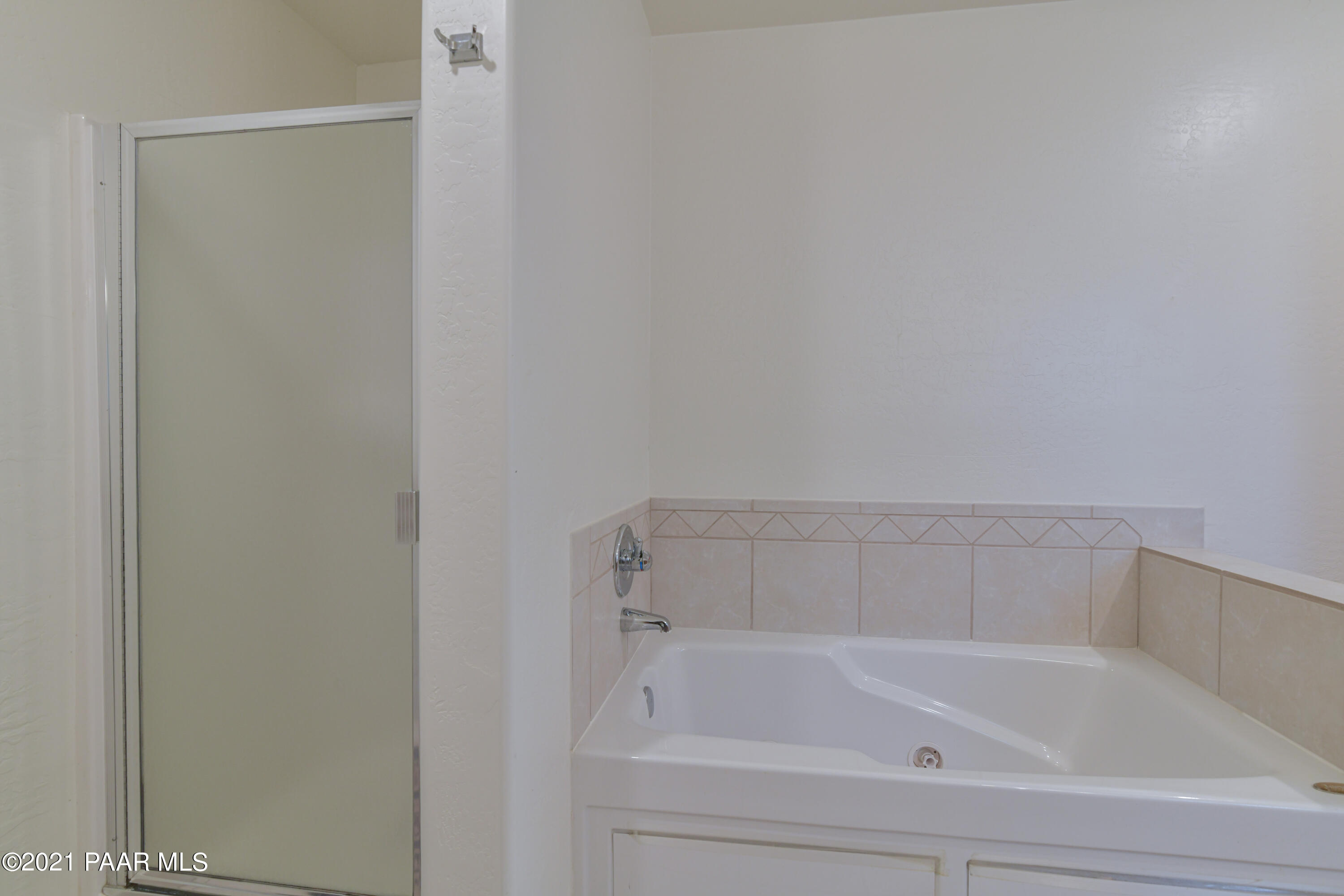 766 Cherokee Road Prescott, AZ 86303 - Photo 32 of 50 Downstairs In'law bathroom