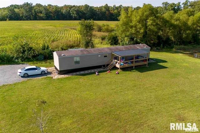 $275,000 | 10685 Jc Lane, Marion, IL 62959