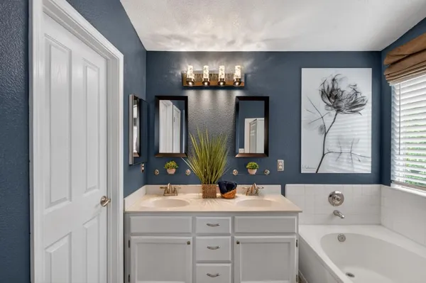 $627,000 | 3025 Turnbuckle Circle, Elk Grove, CA 95758