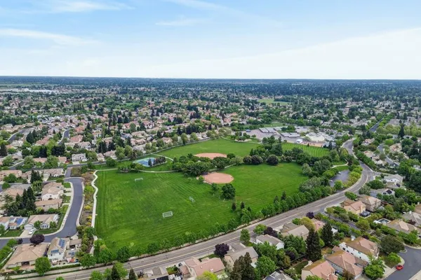 $627,000 | 3025 Turnbuckle Circle, Elk Grove, CA 95758