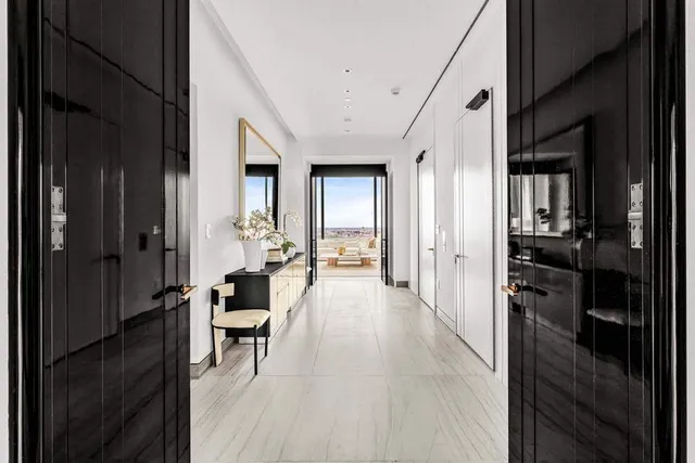 $18,250,000 | 111 West 57th Street, Unit 36 | Midtown Central