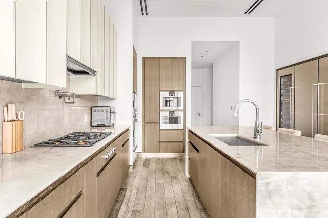 $18,250,000 | 111 West 57th Street, Unit 36 | Midtown Central