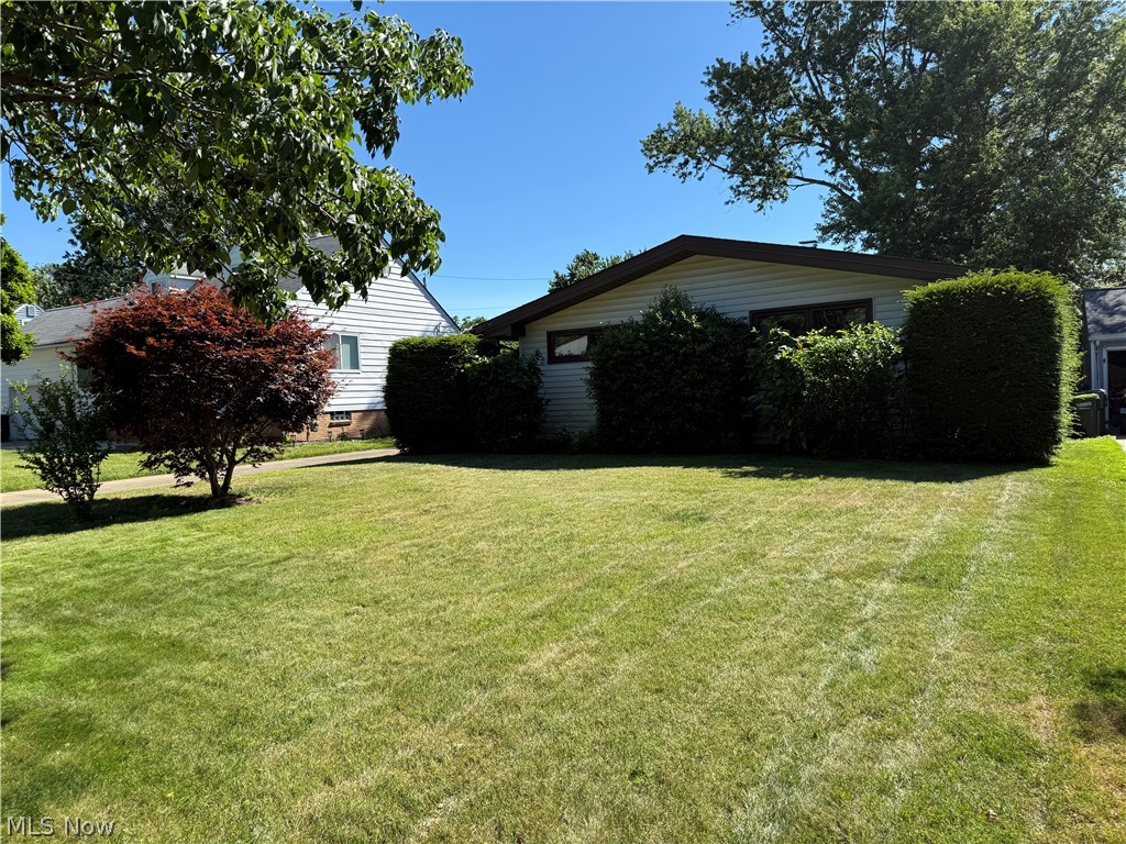 2174 Rockefeller Road Wickliffe, OH 44092 - Photo 2 of 36