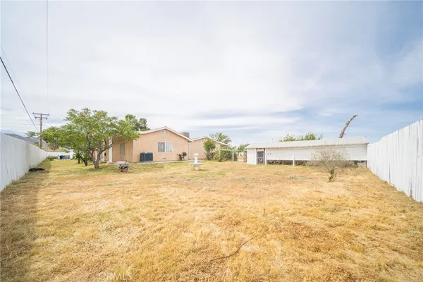 $450,000 | 11020 Viento Place, Apple Valley, CA 92308