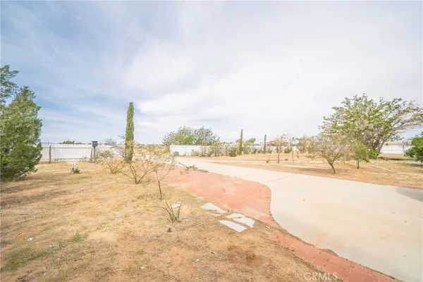 $450,000 | 11020 Viento Place, Apple Valley, CA 92308